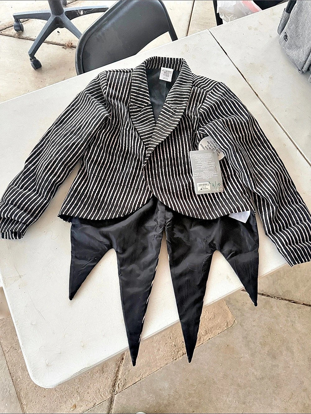 NWT Disney Jack Skellington Costume Jacket Boys 9/10 Striped